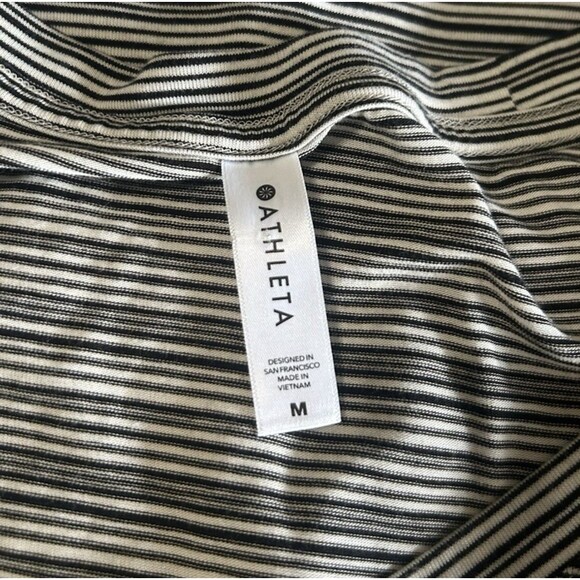 Athleta Cloudlight Stratus Tee Scoop Neck  Oversized Stripe Gray Black Sz M - Picture 4 of 5